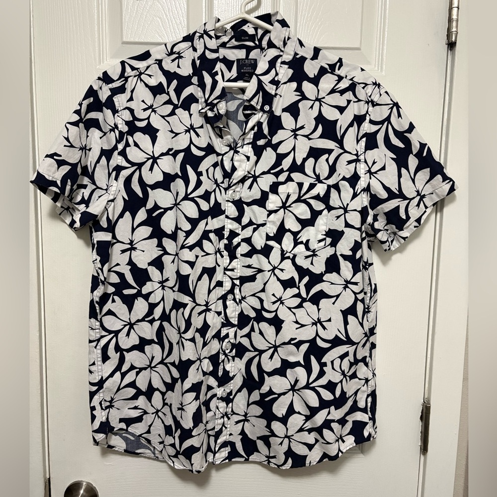 •J. Crew Navy and White Hawaiian Floral Men's Slim Short Sleeve XL Shirt #IR